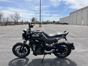 2021 Husqvarna Svartpilen 401 thumb 0