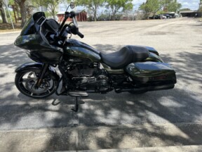 2026 Harley-Davidson® Road Glide™ thumb 0