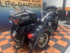 2015 Harley-Davidson Tri Glide Ultra FLHTCUTG thumb 3