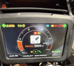 2025 Harley-Davidson® CVO™ Pan America® VIVID BLACK thumb 1