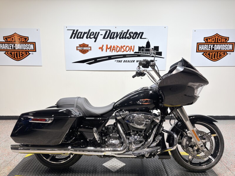 2026 FLTRX Harley-Davidson® Road Glide® Vivid Black Chrome Trim