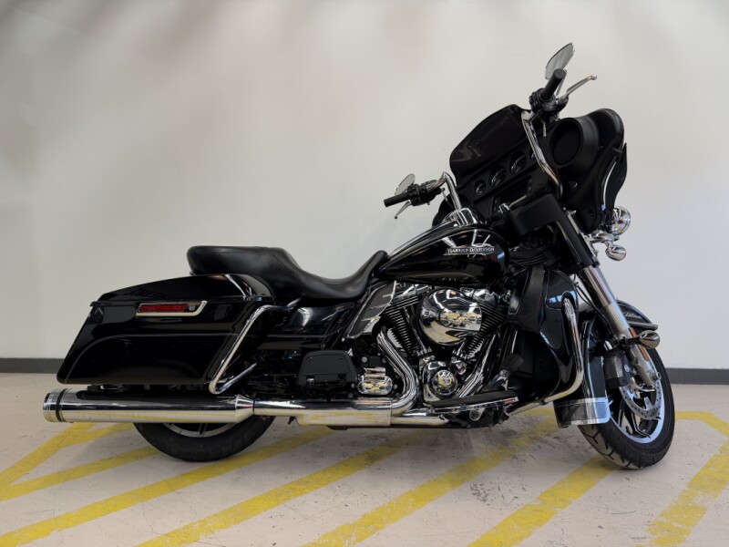 2015 Harley-Davidson® Electra Glide® Ultra Classic™ - Vivid Black