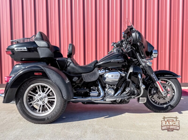 2021 Harley-Davidson® Tri Glide® Ultra Vivid Black