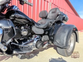 2021 Harley-Davidson® Tri Glide® Ultra Vivid Black thumb 0