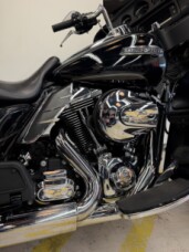 2015 Harley-Davidson® Electra Glide® Ultra Classic™ - Vivid Black thumb 1
