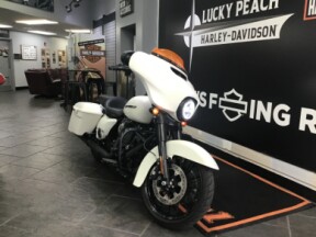 2018 Harley-Davidson® Street Glide® Special Bonneville Salt Denim thumb 3