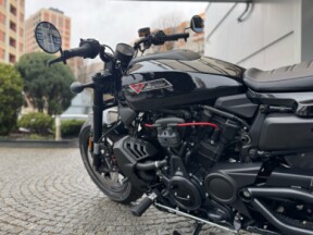 2026 Harley-Davidson® Sportster® S Vivid Black Black Trim thumb 0