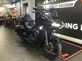 2022 Harley-Davidson® Road Glide® Limited Black thumb 2