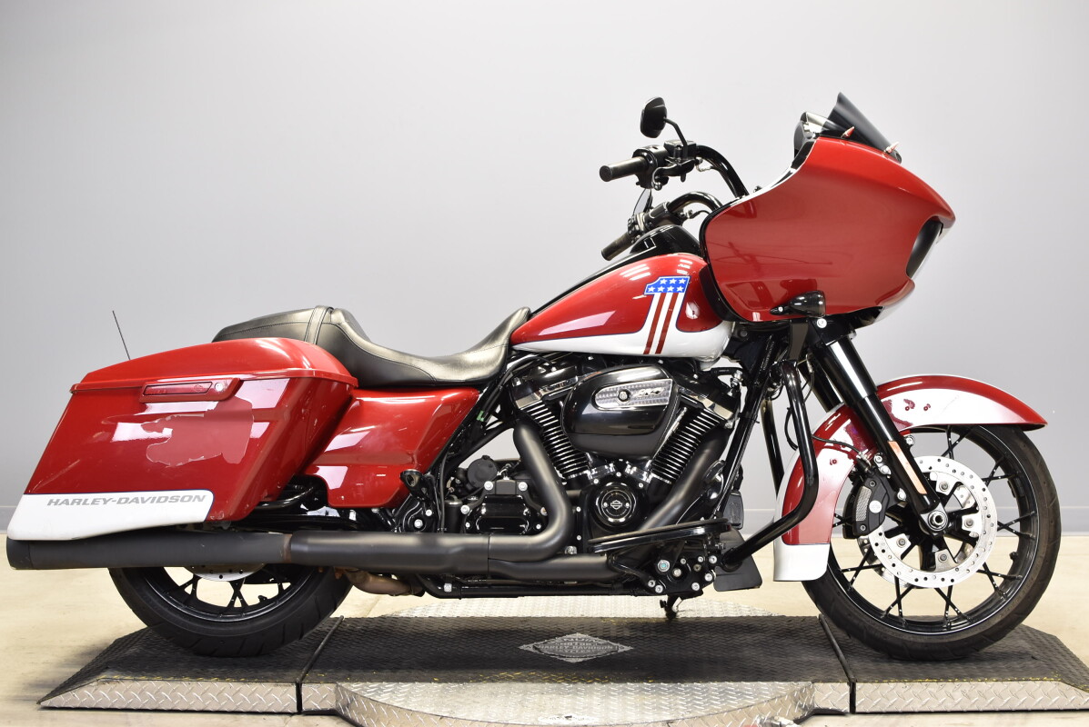 2020 Harley-Davidson® Road Glide® Special Billiard Red/Stone