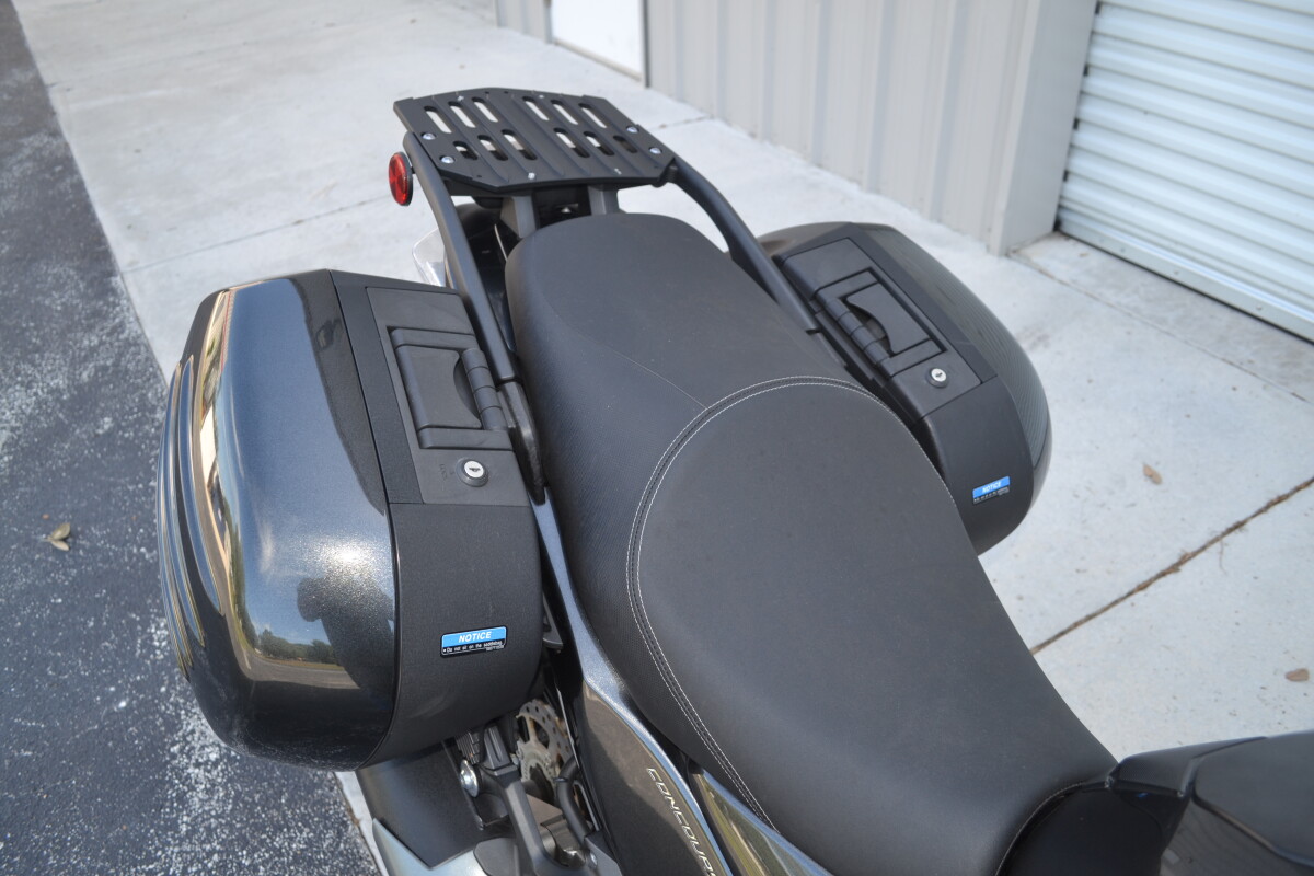 2018 Kawasaki Concours® 14 ABS Metallic Carbon Gray, photo 19