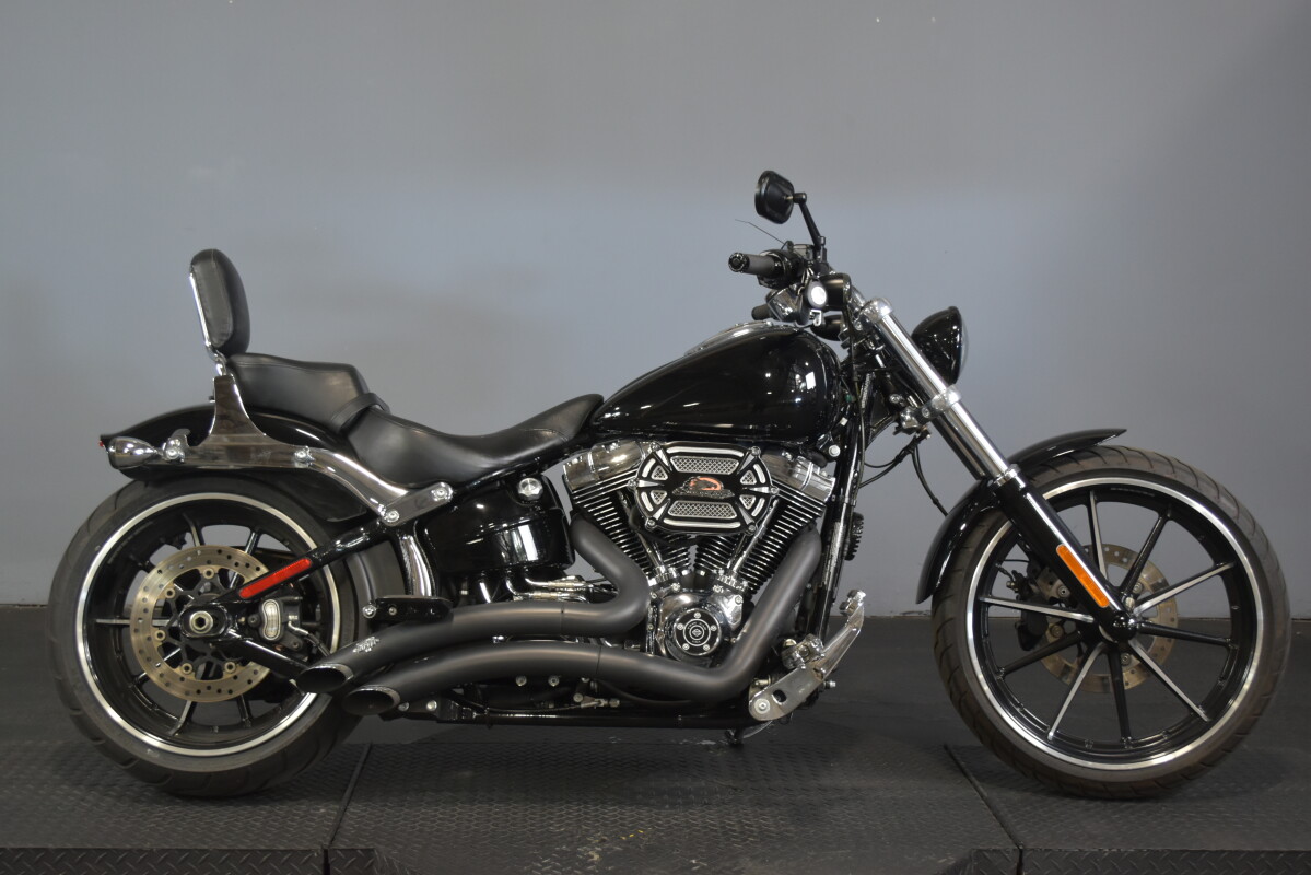 ＨＡＲＬＥＹ－ＤＡＶＩＤＳＯＮＦＸＳＢ 2016 Harley-Davidson® Breakout® FXSB | Huntington Beach Harley