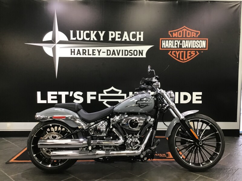 2026 Harley-Davidson® Breakout® Dark Billiard Gray Chrome Trim