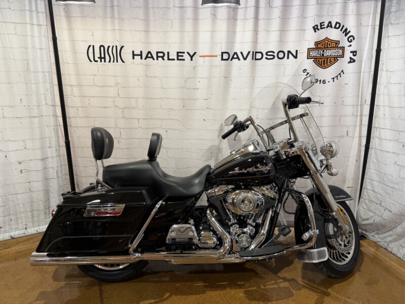 2009 Harley-Davidson<sup>®</sup> Road King® FLHR Vivid Black