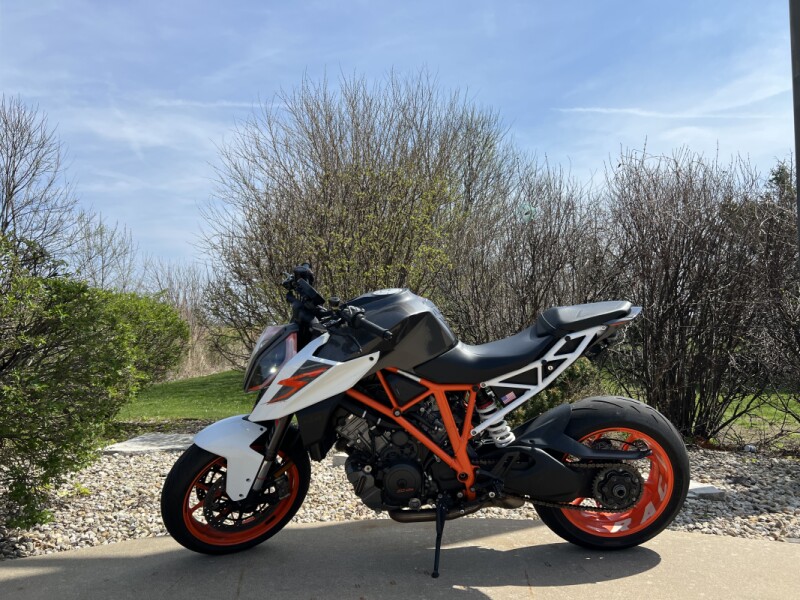 2017 KTM 1290 SuperDuke R White