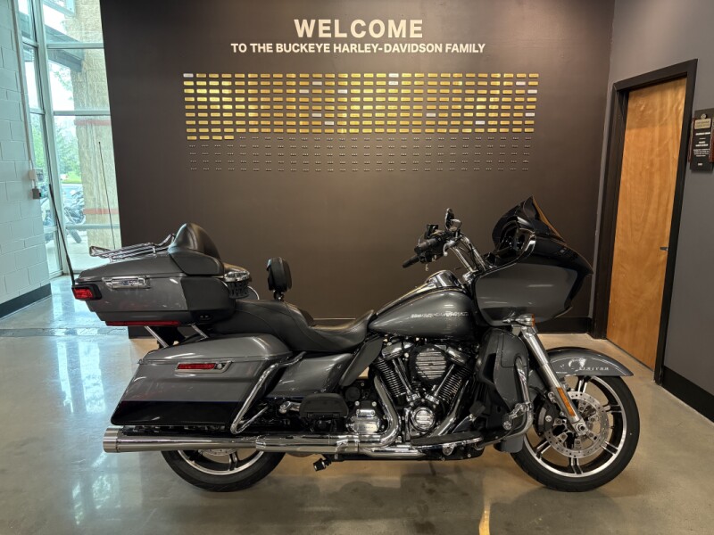 2022 Harley-Davidson® Road Glide® Limited Gauntlet Gray Metallic/Vivid Black