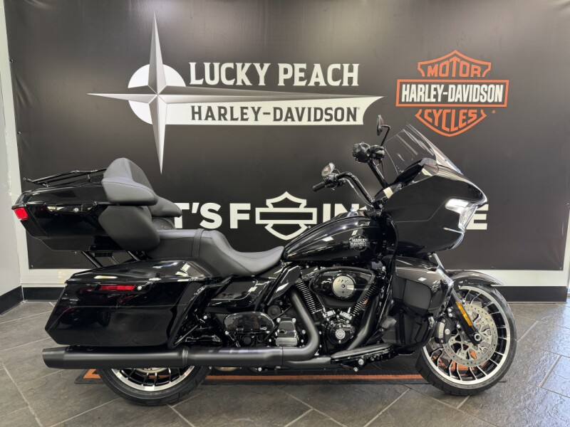 2026 Harley-Davidson® Road Glide Limited Vivid Black Black Trim