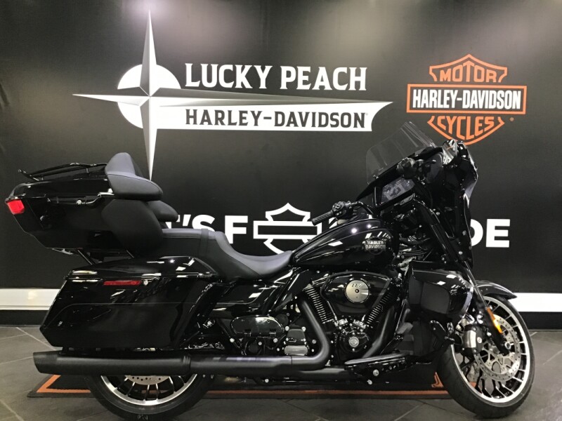 2026 Harley-Davidson® Street Glide Limited Vivid Black Black Trim