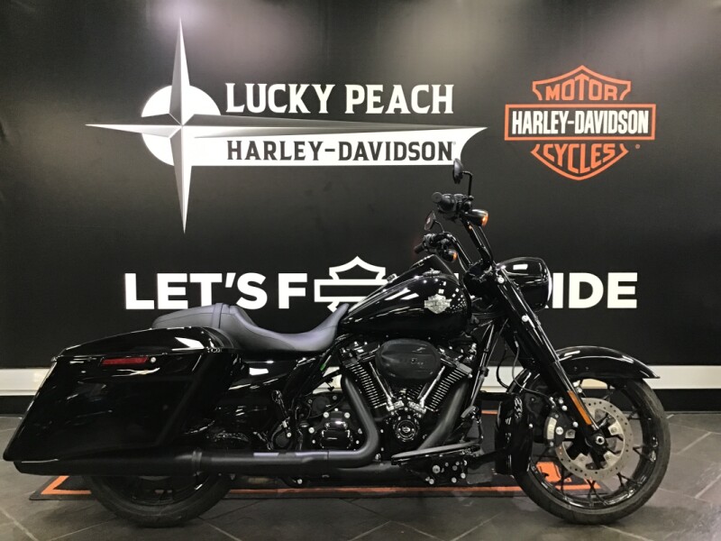 2025 Harley-Davidson® Road King® Special Vivid Black