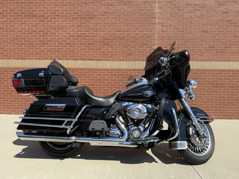 2009 Harley-Davidson® Electra Glide® Ultra Classic® Vivid Black