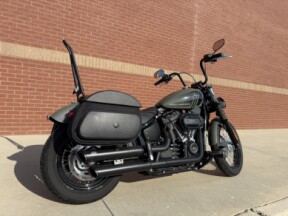 2021 Harley-Davidson® Street Bob® 114 Deadwood Green thumb 1