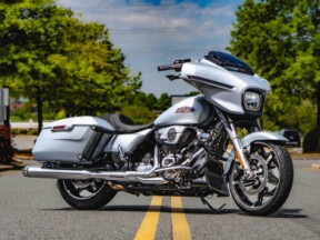 FLHX 2025 Street Glide™ thumb 3