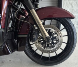 2019 Harley-Davidson® CVO™ Street Glide® thumb 1