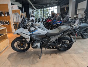 2025 BMW Motorrad R 1300 GS thumb 3