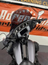 FLHTKSE 2020 CVO™ Limited thumb 1