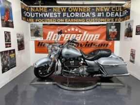 FLHR 2019 Road King® thumb 3