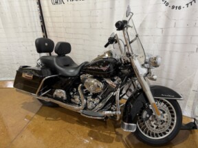 2009 Harley-Davidson<sup>®</sup> Road King® FLHR Vivid Black thumb 1
