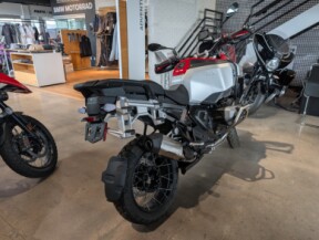 2025 BMW Motorrad R 1300 GS Adventure thumb 2