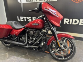 2025 Harley-Davidson® Street Glide® Brilliant Red - Black Finish thumb 3