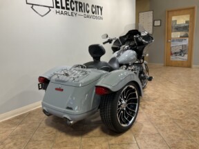 2024 Harley-Davidson® Road Glide® 3 Billiard Gray  FLTRT thumb 1