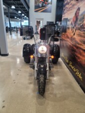 2020 Harley-Davidson® Freewheeler® Vivid Black FLRT thumb 1