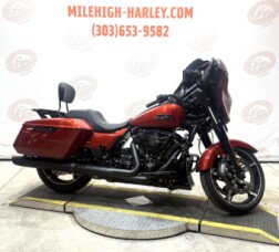 2024 Street Glide® FLHX thumb 1