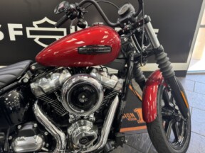 2026 Harley-Davidson® Street Bob® Brilliant Red Chrome Cast Wheels thumb 0