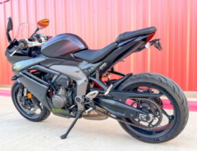 2025 Triumph Daytona 660 Satin Granite / Satin Jet Black thumb 1