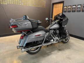 2022 Harley-Davidson® Road Glide® Limited Gauntlet Gray Metallic/Vivid Black thumb 2