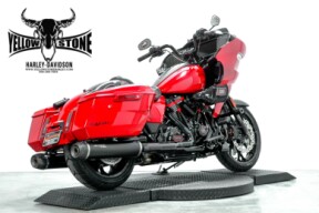 2025 Harley-Davidson® CVO™ Road Glide® ST Rally Red thumb 3