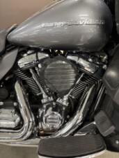 2022 Harley-Davidson® Road Glide® Limited Gauntlet Gray Metallic/Vivid Black thumb 1