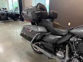2022 Harley-Davidson® Road Glide® Limited Gauntlet Gray Metallic/Vivid Black thumb 0