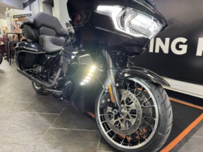 2026 Harley-Davidson® Road Glide Limited Vivid Black Black Trim thumb 2