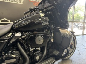 2026 Harley-Davidson® Street Glide 3 Limited Vivid Black Black Trim thumb 0