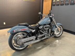 2024 Harley-Davidson® Fat Boy® 114 Sharkskin Blue thumb 2
