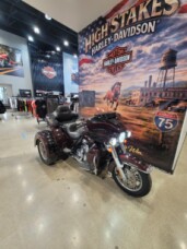 2022 Harley-Davidson® Tri Glide® Ultra Midnight Crimson/Vivid Black FLHTCUTG thumb 0