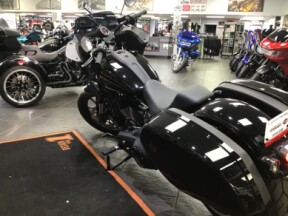 2026 Harley-Davidson® Low Rider® ST Vivid Black Black Trim thumb 0
