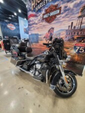 2017 Harley-Davidson® Ultra Limited Two-Tone Black Hills Gold/Black Quartz FLHTK thumb 0
