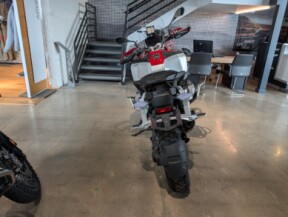 2025 BMW Motorrad R 1300 GS Adventure thumb 1