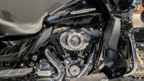 2012 Harley-Davidson® Electra Glide® Ultra Limited Vivid Black thumb 1