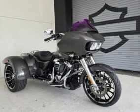 2023 Harley-Davidson® Road Glide® 3 thumb 3
